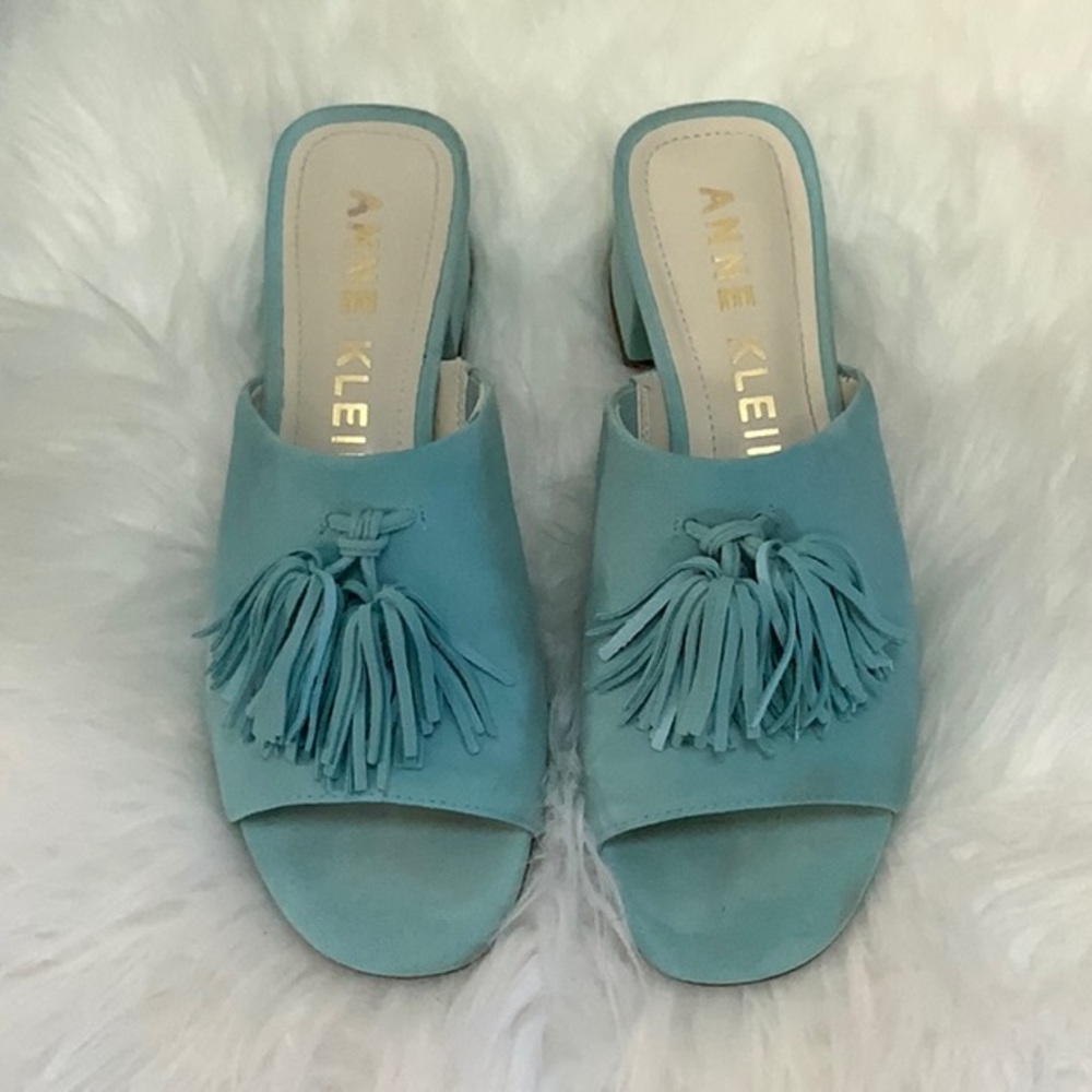 Anne Klein sky blue suede slide.